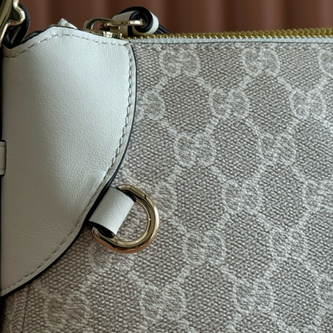 KLEINE GG-EMBLEM-SCHULTERTASCHE