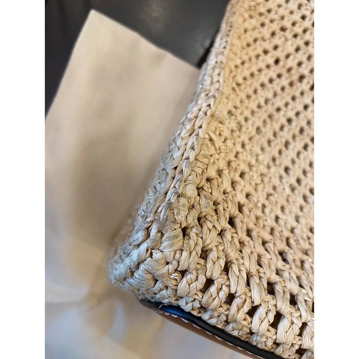 LOUIS VUITTON BY THE POOL RAFFIA ONTHEGO MM M24723