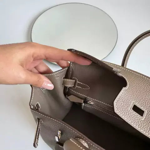 HERMÈS BIRKIN 25 HSS CRAIE/GRIS TOURTERELLE AUS TOGO-LEDER MIT GEBÜRSTETER GOLDENER HARDWARE