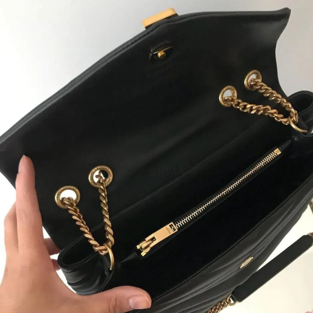 YSL SIGNATURE-KIT – LOULOU-TASCHE & OPYUM-SANDALE
