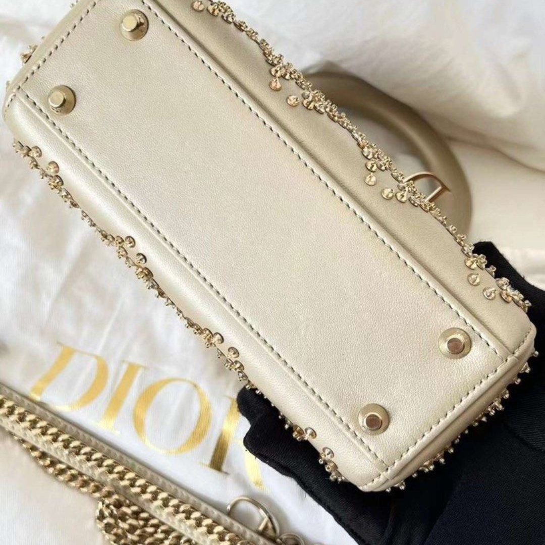 MINI LADY DIOR MIT PERLENSTICKEREI